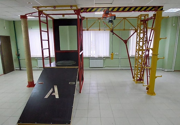 г.Котельниково. Компания "Еврохим-Волгакалий" использует полигон «Альпинист» для обучения на высоте г.Котельниково. Компания "Еврохим-Волгакалий" использует полигон «Альпинист» для обучения на высоте